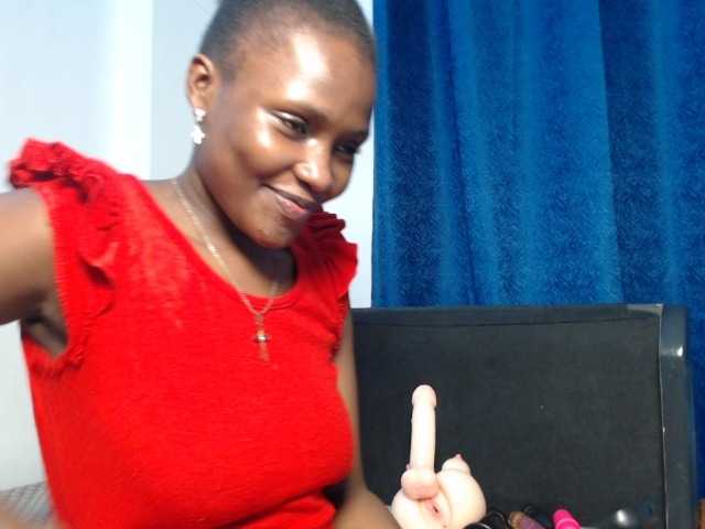 Oliviablue live cam on BongaCams
