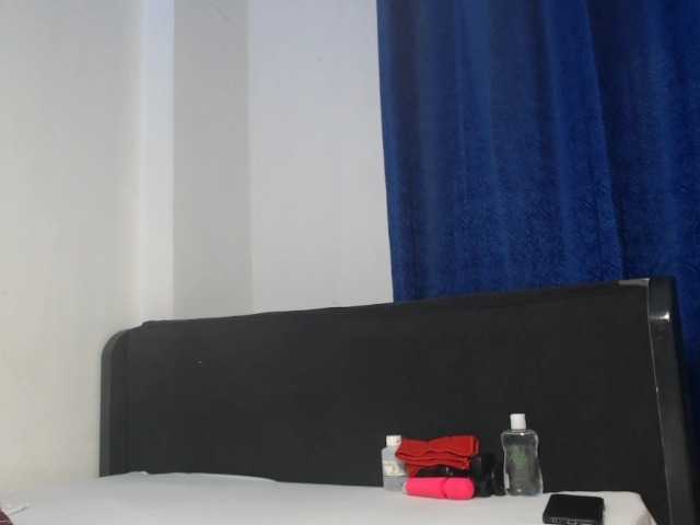 Oliviablue live cam on BongaCams