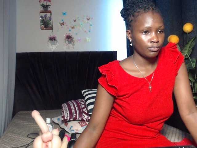 Oliviablue live cam on BongaCams