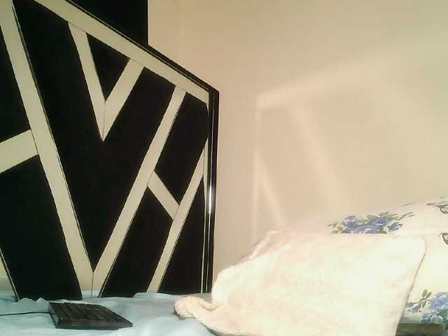 Oliviablue live cam on BongaCams
