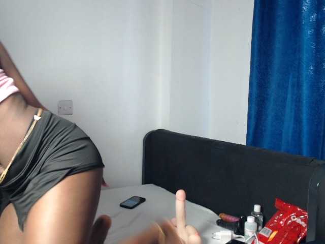 Oliviablue live cam on BongaCams
