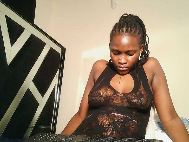 Oliviablue live cam on BongaCams
