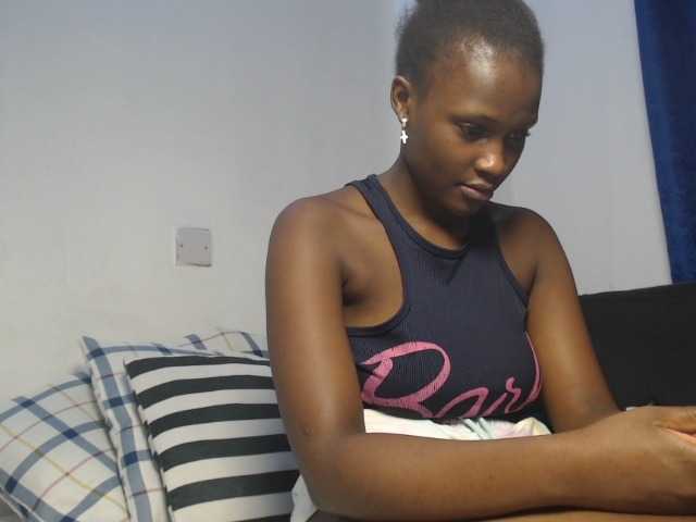 Oliviablue live cam on BongaCams
