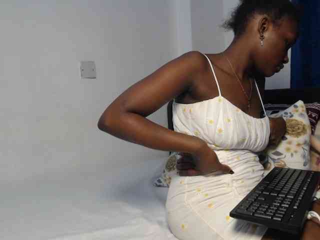 Oliviablue Live Webcam on BongaCams