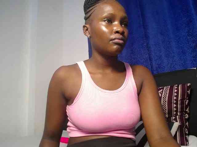 Oliviablue Live Webcam on BongaCams