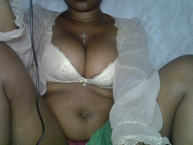 Angelahot123 live cam on BongaCams