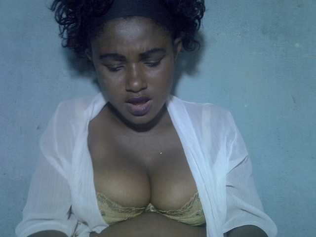 Angelahot123 live cam on BongaCams