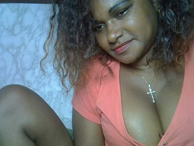Angelahot123 live cam on BongaCams