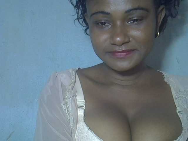 Angelahot123 live cam on BongaCams