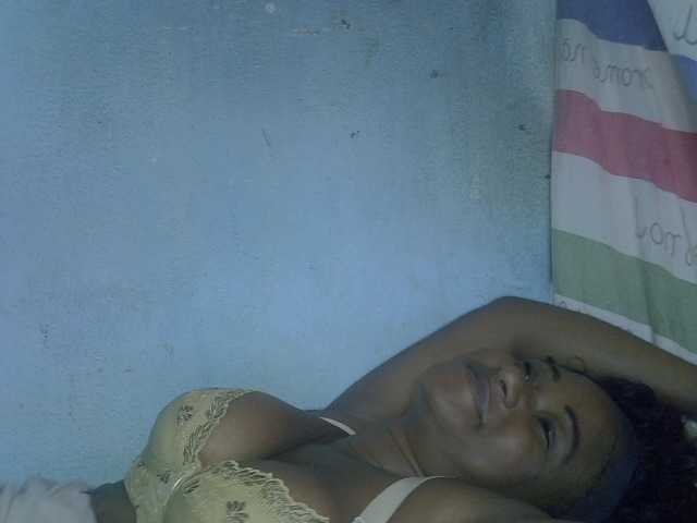 Angelahot123 live cam on BongaCams