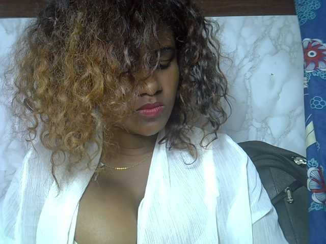 Angelahot123 live cam on BongaCams