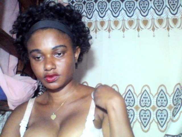 Angelahot123, une amatrice française avec qui discuter et avoir du sexe