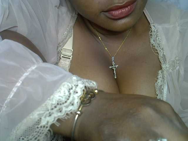 Angelahot123 live cam on BongaCams