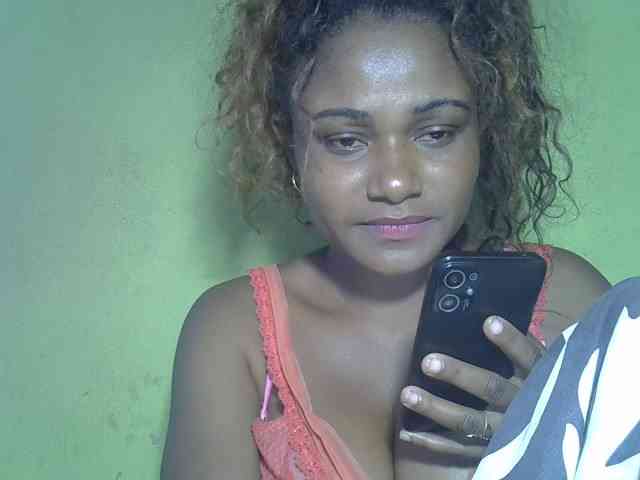 Modèle: Angelahot123