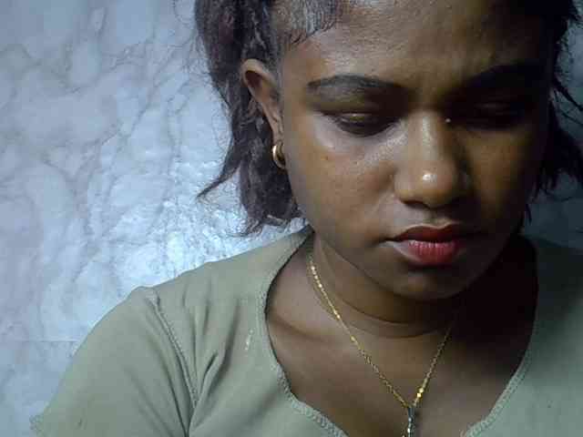 Angelahot123 webcam