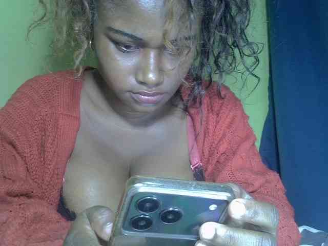 Angelahot123 webcam