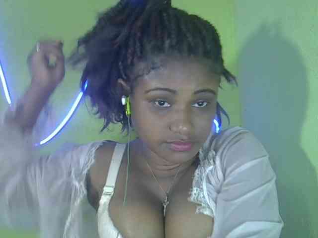 Angelahot123 webcam