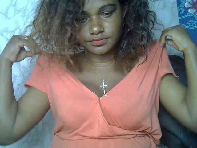 Angelahot123 webcam