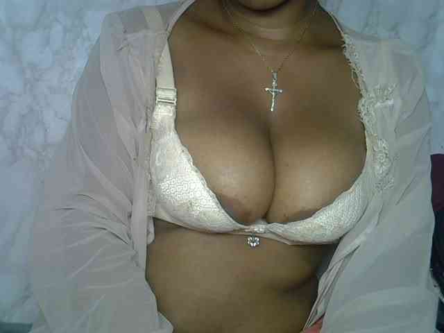Angelahot123 webcam