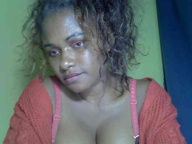 Modèle: Angelahot123