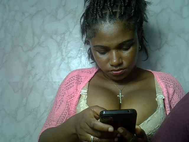 Angelahot123 webcam