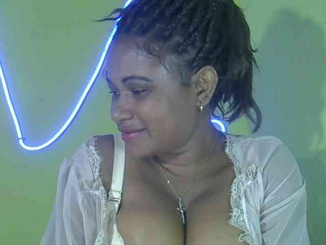 Angelahot123 webcam