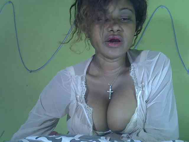 Angelahot123 webcam