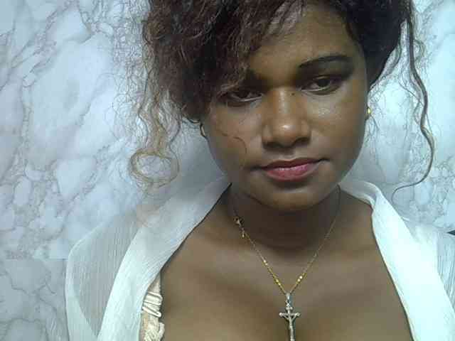 Modèle: Angelahot123