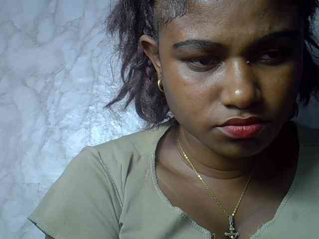 Angelahot123 webcam
