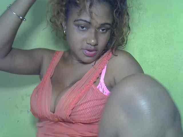 Modèle: Angelahot123