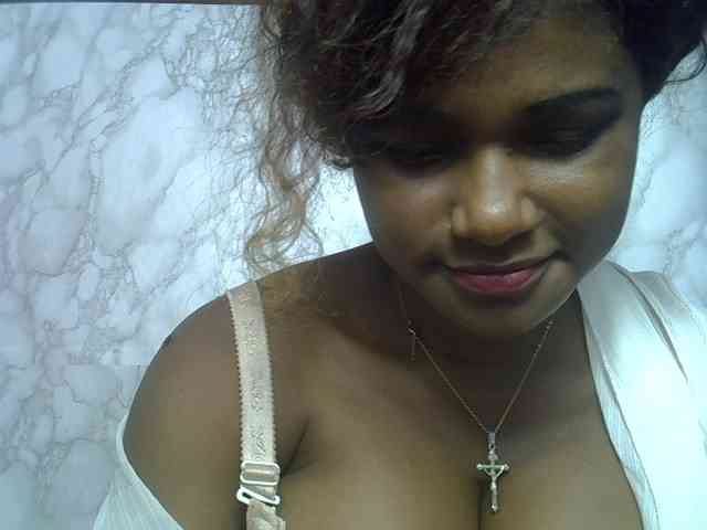 Angelahot123's cam show statistics and live stream