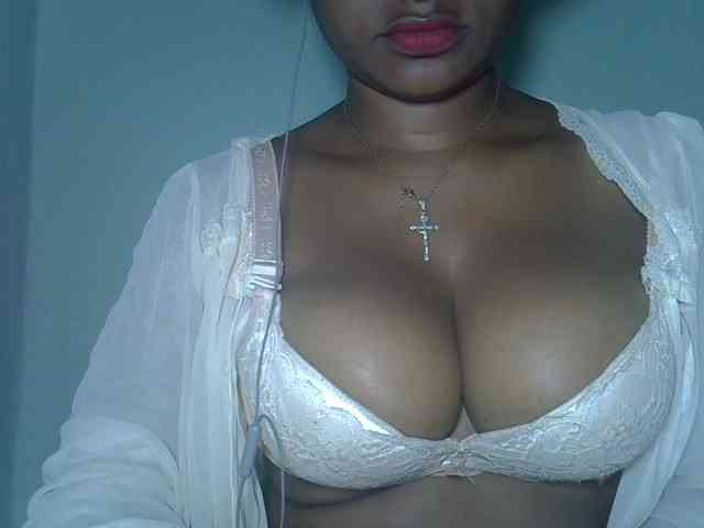 Angelahot123 webcam