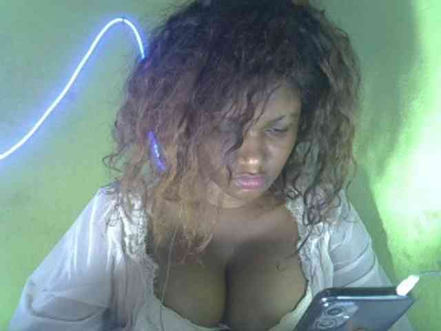 Angelahot123 webcam