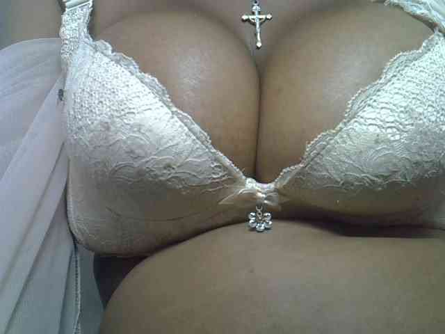 Angelahot123 webcam