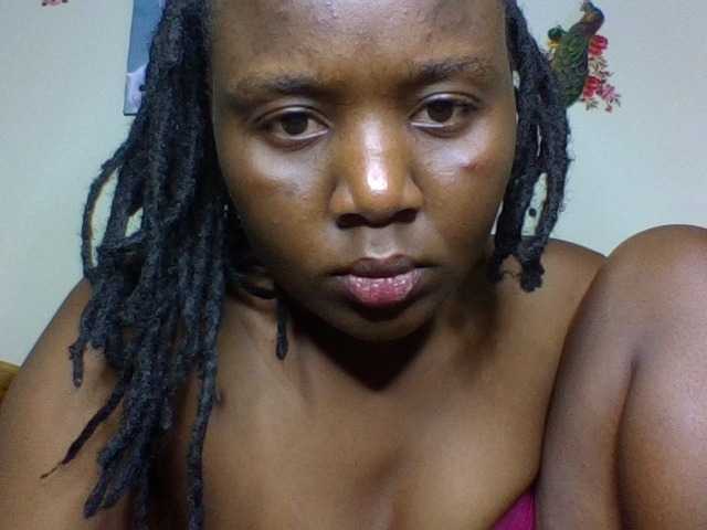 Roshan25 live cam on BongaCams