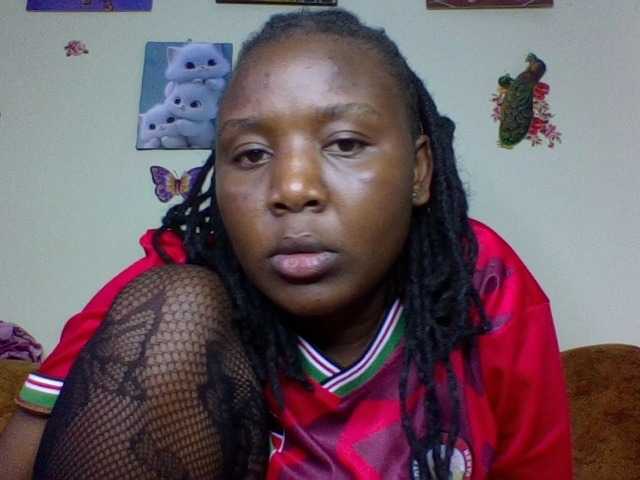 Roshan25 live cam on BongaCams