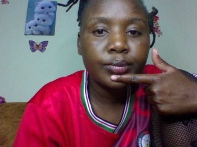 Roshan25 live cam on BongaCams