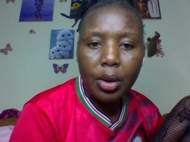 Roshan25 live cam on BongaCams