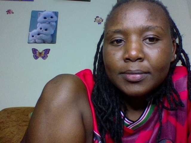 Roshan25 live cam on BongaCams