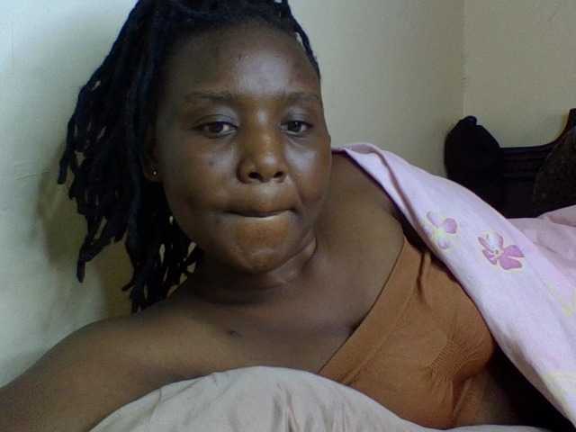 le modèle Roshan25 est en webcam porno dans un show sur le site bongacams, il possède les tags suivants: Ebony,Brunette,Hairy