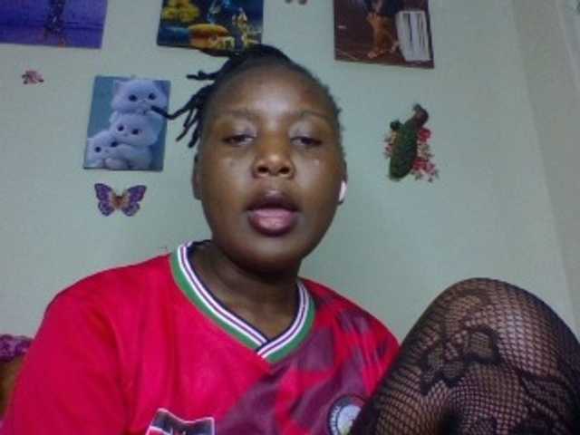 Roshan25 live cam on BongaCams