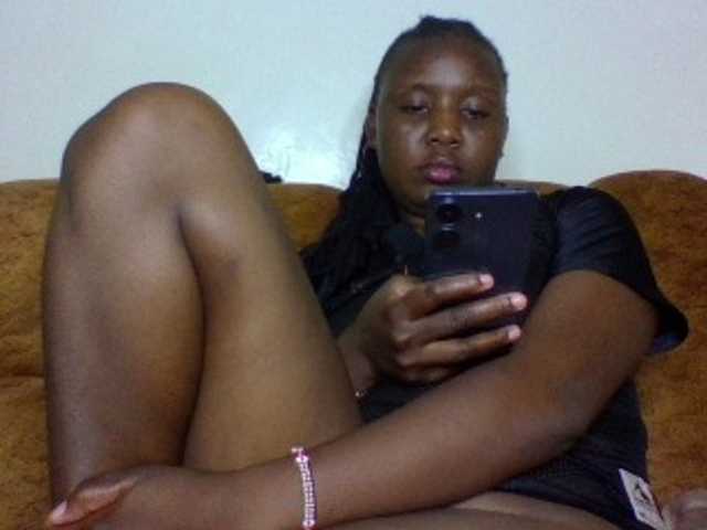 Sex chat gratuit in direct cu Roshan25 pe BongaCams