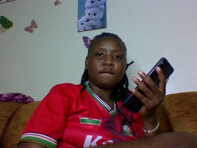 Roshan25 live cam on BongaCams