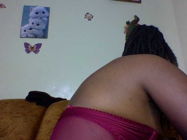 Roshan25 live cam on BongaCams