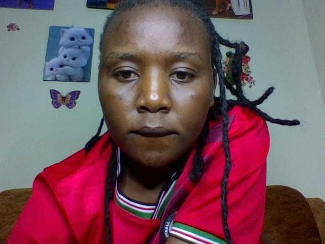 Roshan25 live cam on BongaCams