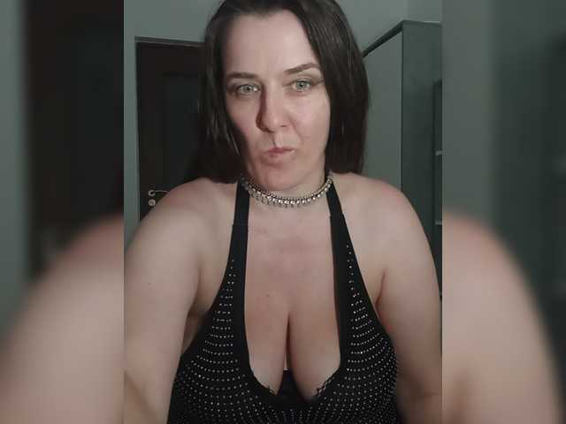 Angela100 live cam on BongaCams