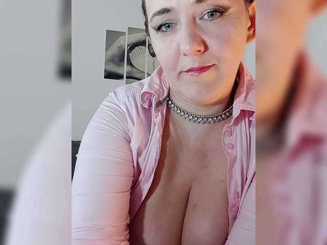Sex chat gratuit in direct cu Angela100 pe BongaCams