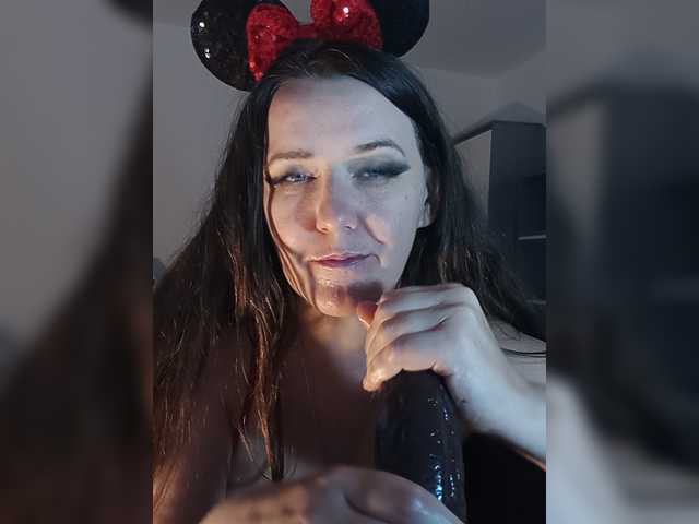 Sex chat gratuit in direct cu Angela100 pe BongaCams