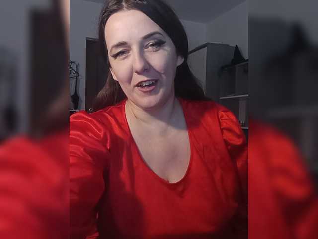 Angela100, en directo ahora en BongaCams