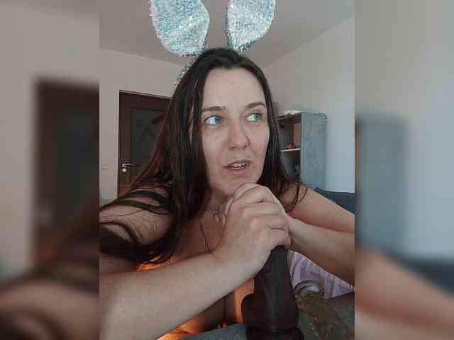 Angela100 webcam